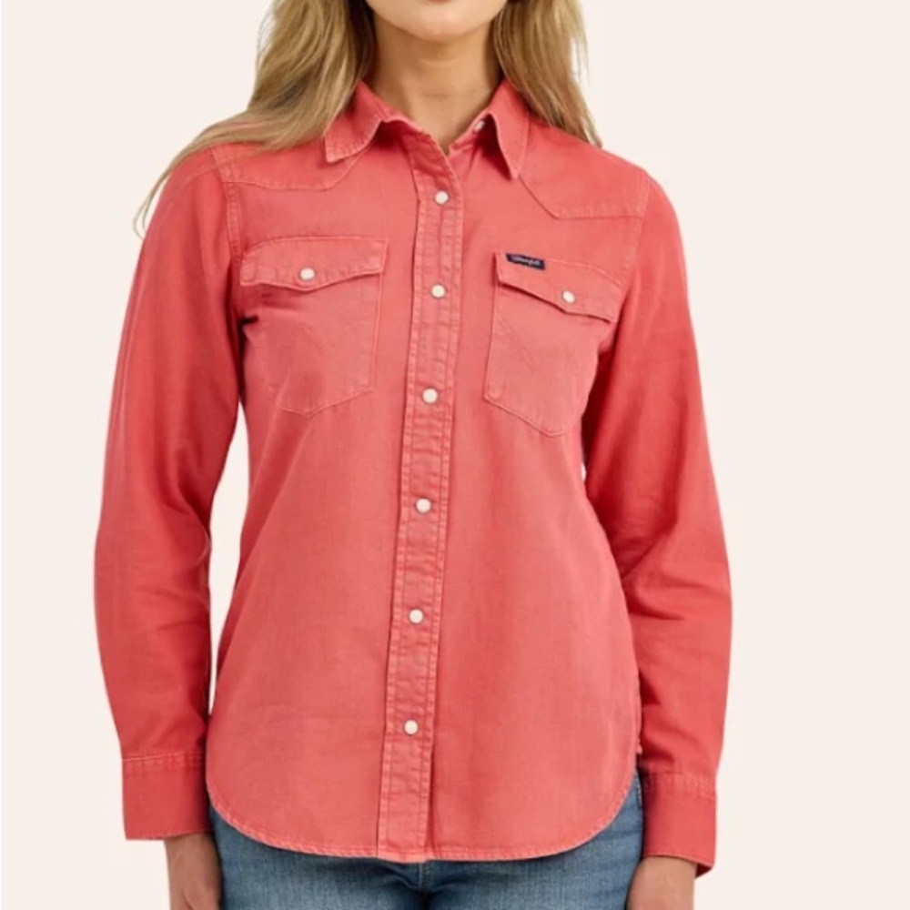 Wrangler Women's Western Coral Pearl Button-Up Shirt Size M